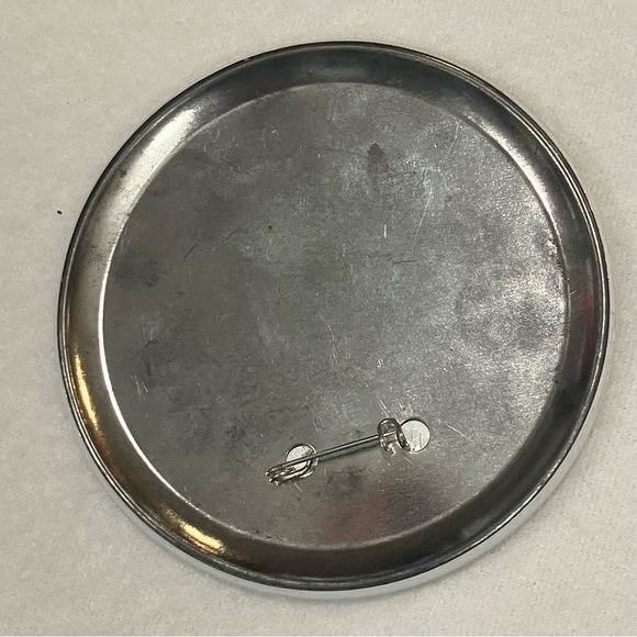 Vintage Burger King Coca Cola Button Pin - Picture 2 of 2